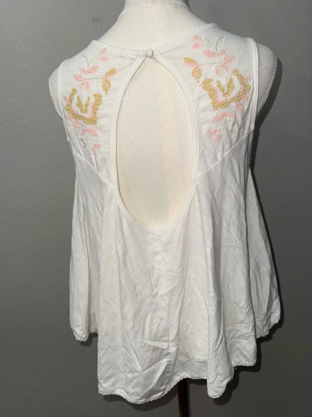 Free People Fun & Flirty Embroidered Top M - Picture 4 of 7